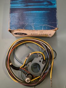 Switch and Mounting Plate, Turn Signal Fixed Wheel